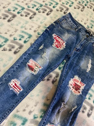 Pantalón vaquero hombre desgastado