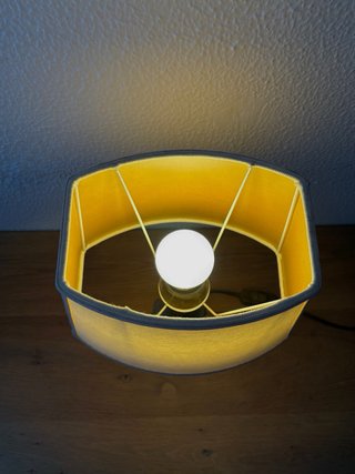 Lamparita de mesa vintage dorada