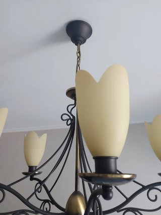 Lámpara de techo de forja de 5 tulipas. IMPECABLE!