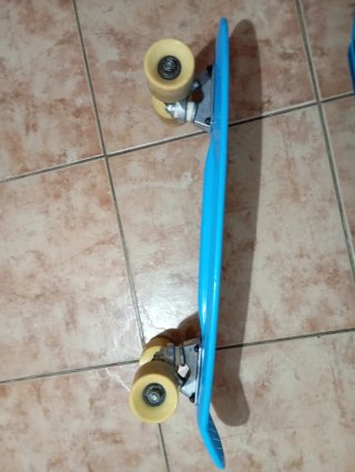 Monopatín azul para principiantes