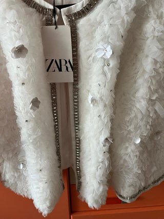 Chaqueta Zara Blanca Adornada