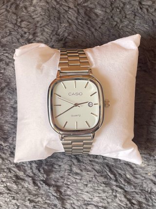 Reloj Casio Vintage Plateado y Blanco