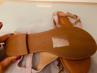 Sandalias planas rosas sin estrenar