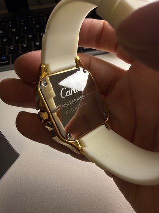 Reloj  Dorado y Blanco No es automático
