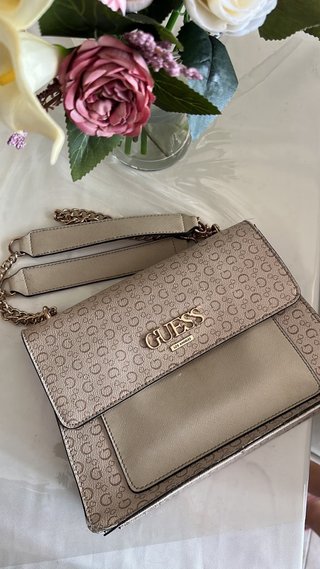Bolso Guess Beige y Dorado