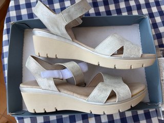 Sandalias Kissia Plateadas Talla 38