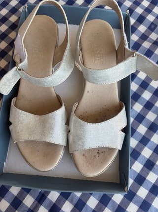 Sandalias Kissia Plateadas Talla 38
