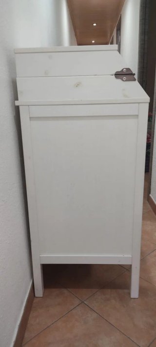 Cómoda SUNDVIK con cambiador blanca