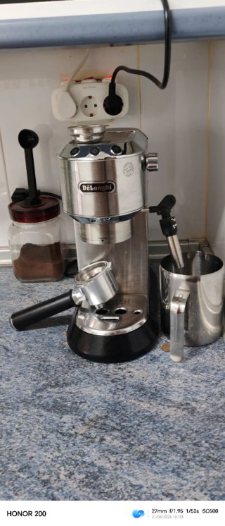 Cafetera DeLonghi 3 meses de uso
