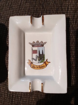 Cenicero de porcelana de Zaragoza