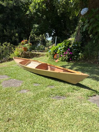 Piragua canoa de madera artesanal