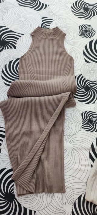 Vestido punto midi beige