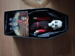 Muñeco Living Dead Doll Desmodus Serie 22