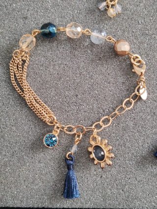 Conjunto collar, pendientes y pulsera oro