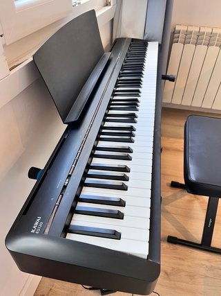 Piano Digital Kawai ES120 con Soporte y Banco