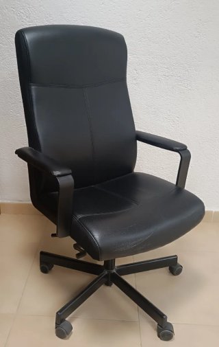 Sillón giratorio oficina negro