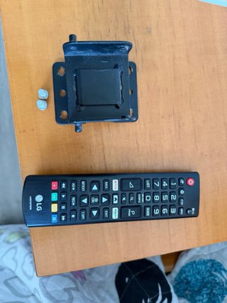 TV LG 32” LED Smart TV
