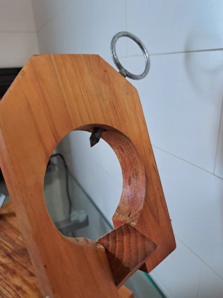 Jamonero de madera.