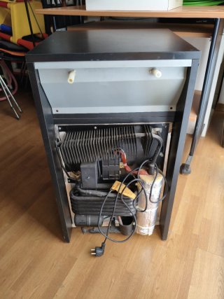 Minibar negro