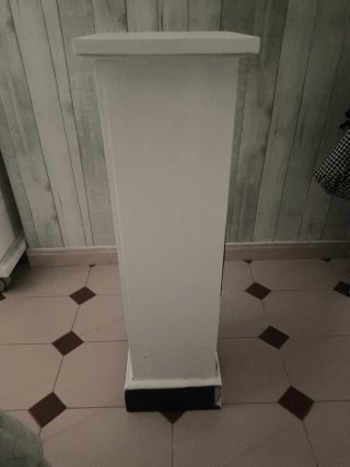 Mueble con 3 cajones decorados