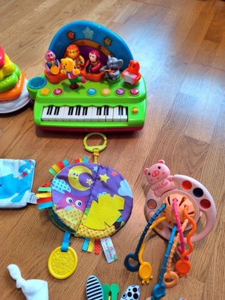 Kit juguetes bebé, sensoriales, musicales + mantas
