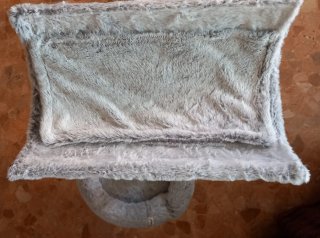 Árbol rascador para gatos con poste