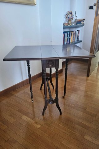 Mobile vintage in legno e metallo