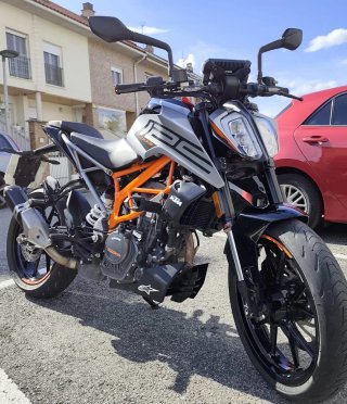 KTM Duke 125 2022 - 19.890 km