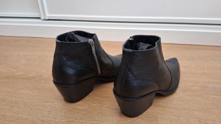 Botines de piel negros en muy buen estado.