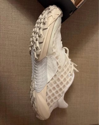 Zapatilla deportiva New Balance beis blanca