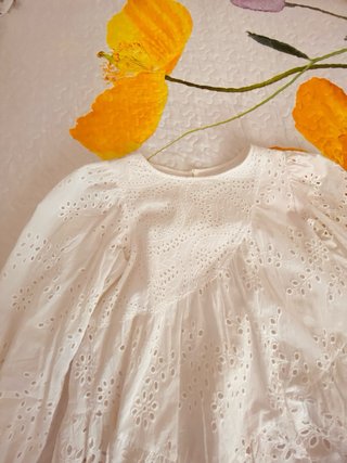 Vestido Zara blanco bordado