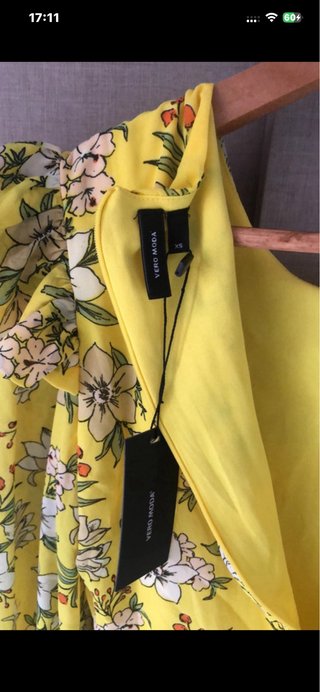 Vestido Vero Moda floral amarillo
