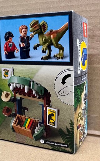 LEGO 75934 Dilophosaurus on the Loose