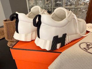 Zapatillas Hermes Blancas y Negras Talla 42