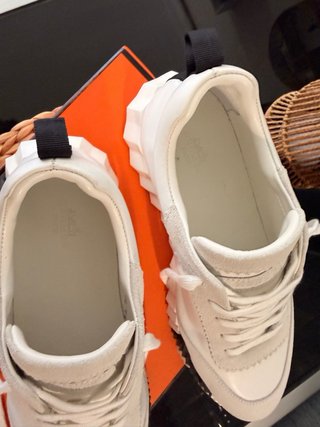 Zapatillas Hermes Blancas y Negras Talla 42