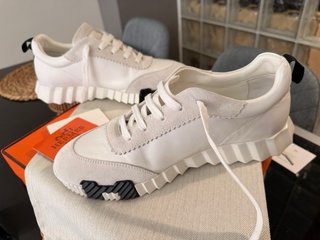 Zapatillas Hermes Blancas y Negras Talla 42