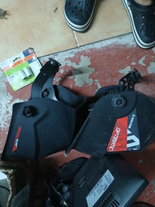 Cajas de herramientas vacías