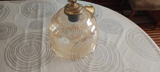 Lámpara colgante cristal ámbar y metal dorado