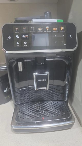 Cafetera Superautomática Philips 5400 LatteGo