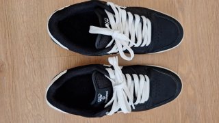 Deportivas Hummel Negras y Blancas