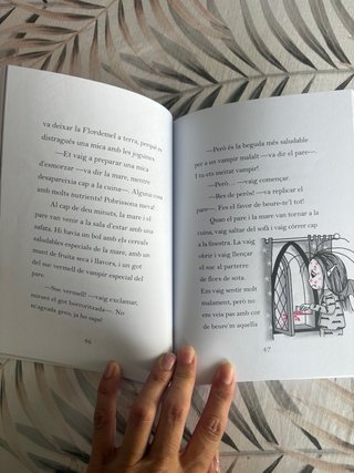 Libro Isadora Moon i la poció rosa. (catalán)