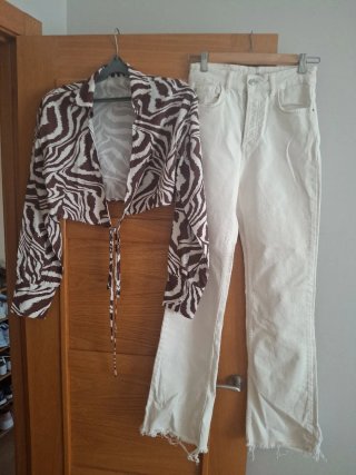 Blusa corta estampada cebra talla S