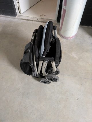 Silla de paseo ligera gris