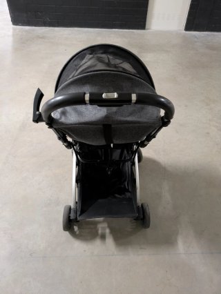Silla de paseo ligera gris