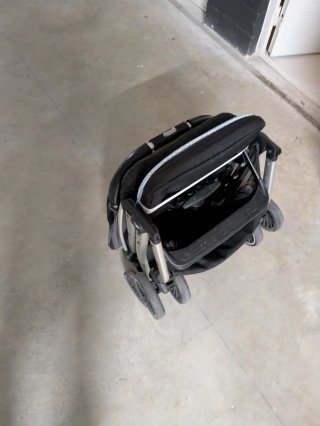 Silla de paseo ligera gris