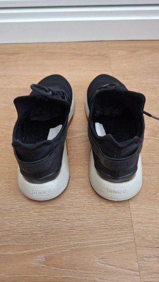 Deportivas Munich Negras y Blancas