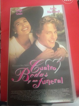 Cinta VHS Cuatro Bodas y un Funeral