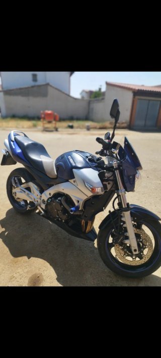 Suzuki GSR 600 Azul/Plata