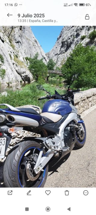 Suzuki GSR 600 Azul/Plata