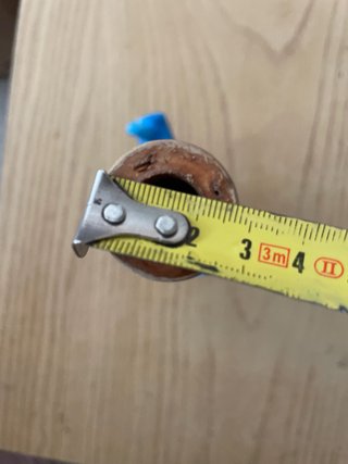 Grifo de madera y plástico